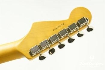 American Professional Classic Stratocaster HSS - 3 Color Sunburst